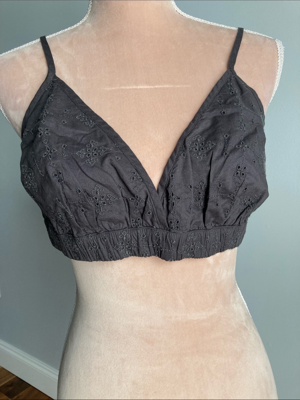 NWT American Eagle Outfitters Brown Eyelet Bralette - size Large